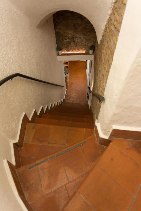 Roman Grotto Experience 5Pax Exterior photo