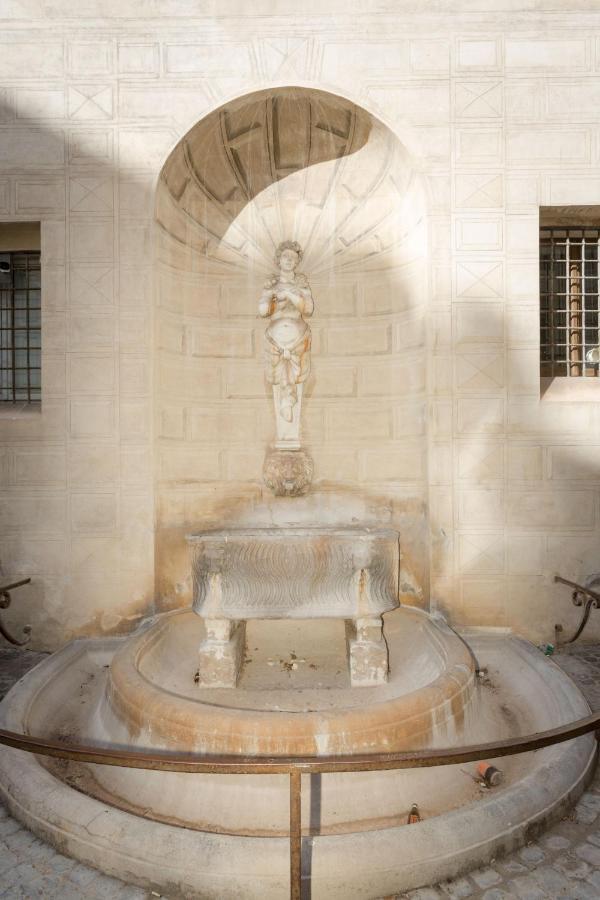 Roman Grotto Experience 5Pax Exterior photo